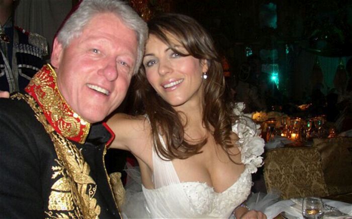 Bill Clinton Is The Commander In Chief Of Selfies (18 pics)