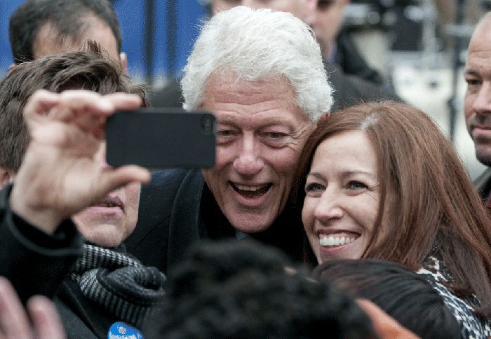 Bill Clinton Is The Commander In Chief Of Selfies (18 pics)