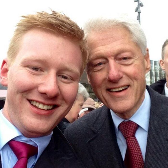 Bill Clinton Is The Commander In Chief Of Selfies (18 pics)