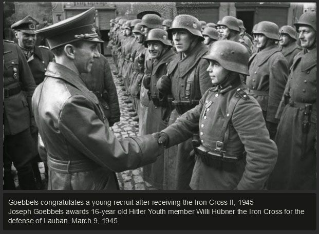 Rare Historical Photos From World War II (50 pics)