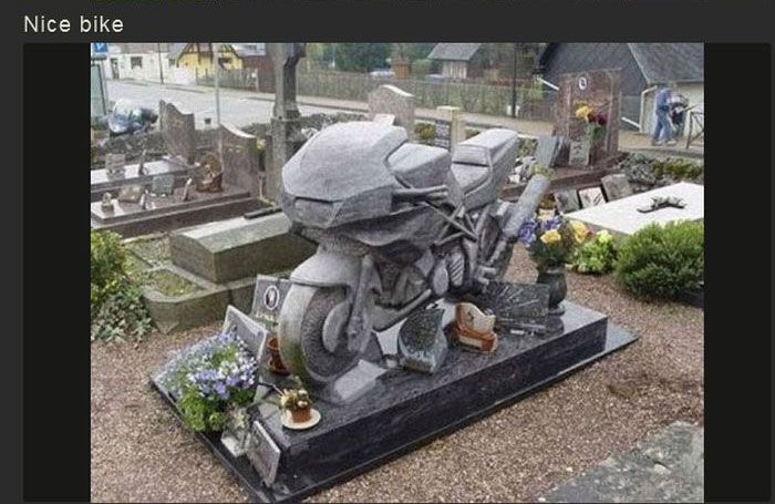 Russian Tombstones Have Some Serious SWAG (40 pics)