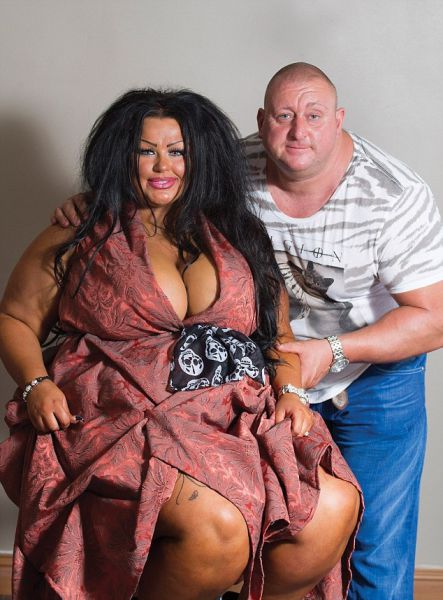 Woman Turned Herself into a Living Caricature (17 pics)