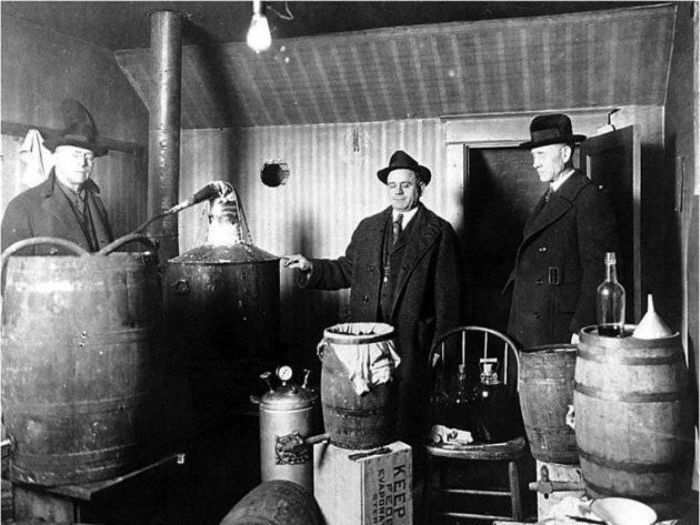 Historic Photos From The Prohibition Era (20 pics)