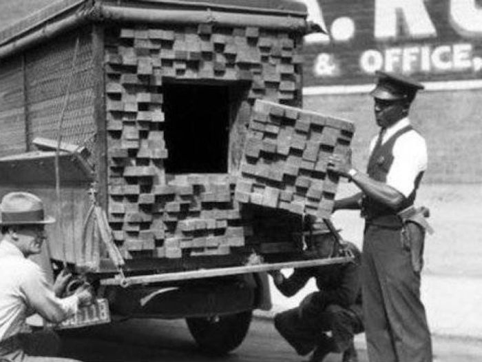 Historic Photos From The Prohibition Era (20 pics)