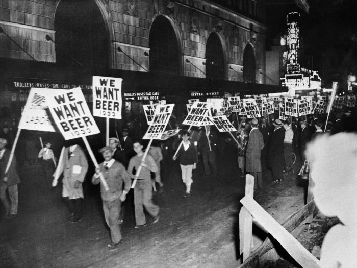 Historic Photos From The Prohibition Era (20 pics)