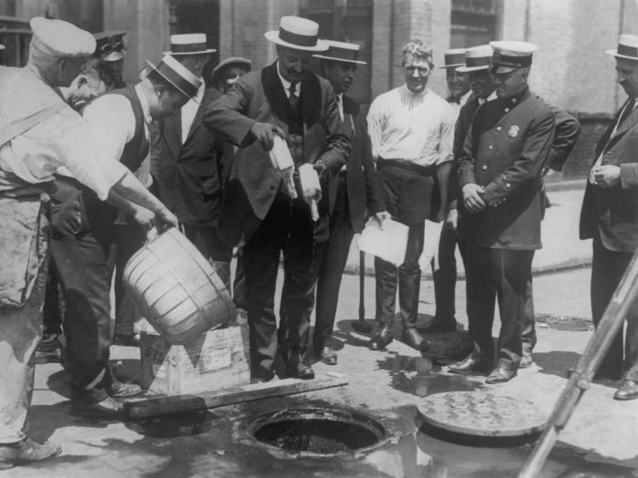 Historic Photos From The Prohibition Era (20 pics)