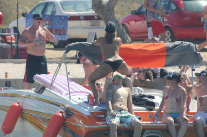 Welcome to Lake Havasu (67 pics)