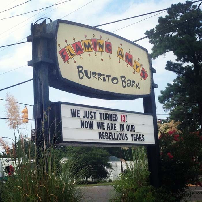 25 Restaurant Signs That Will Get Your Attention (25 pics)
