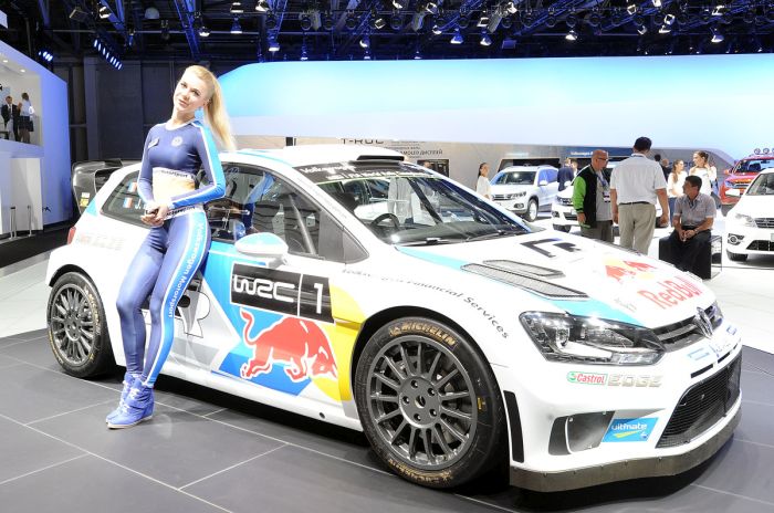 Girls From The Moscow International Automobile Salon (70 pics)