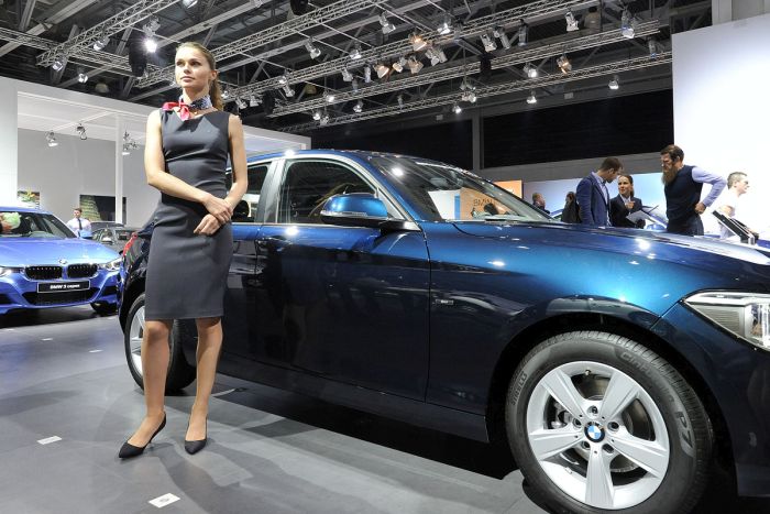 Girls From The Moscow International Automobile Salon (70 pics)