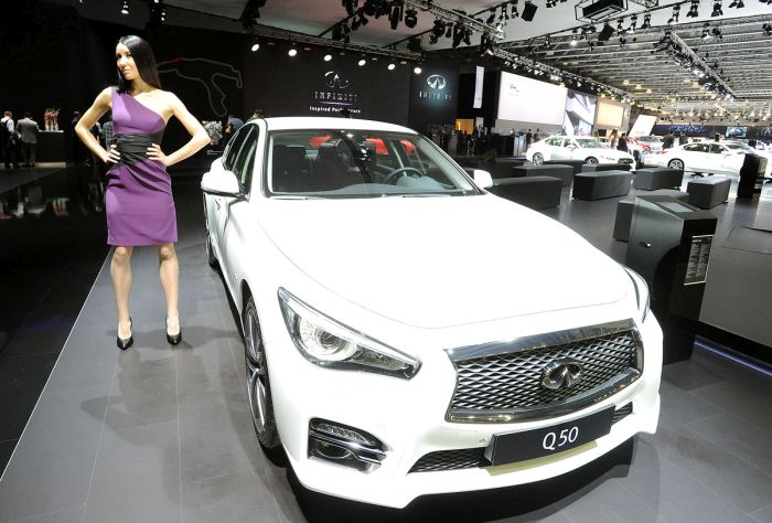 Girls From The Moscow International Automobile Salon (70 pics)