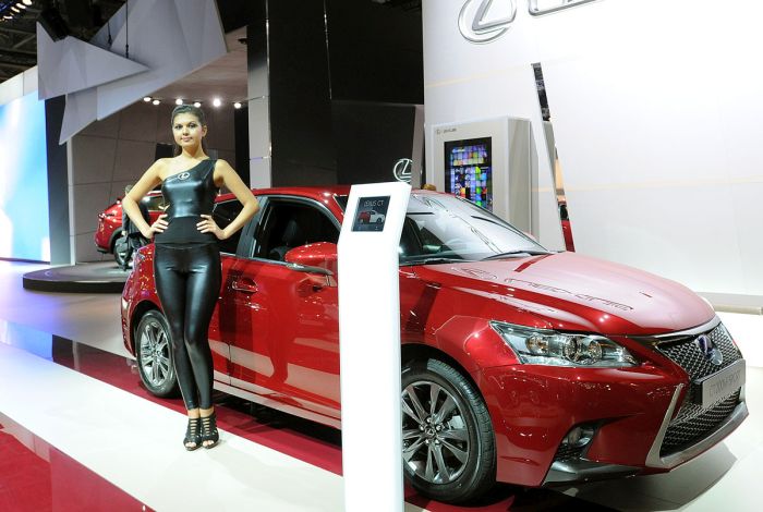 Girls From The Moscow International Automobile Salon (70 pics)