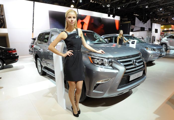 Girls From The Moscow International Automobile Salon (70 pics)