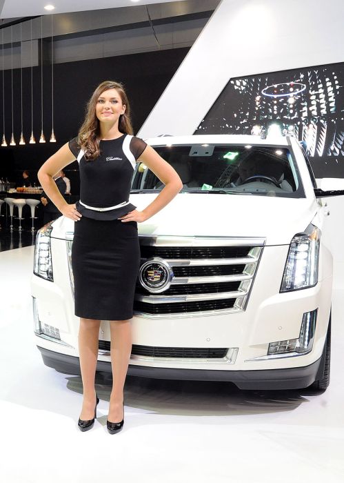 Girls From The Moscow International Automobile Salon (70 pics)