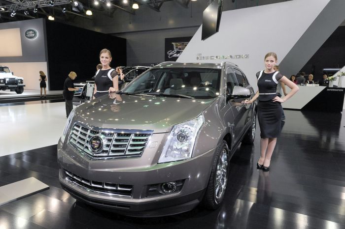 Girls From The Moscow International Automobile Salon (70 pics)