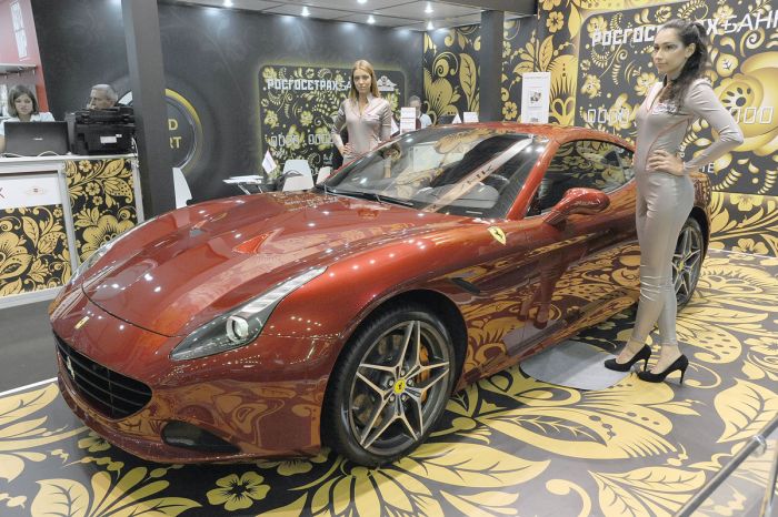 Girls From The Moscow International Automobile Salon (70 pics)