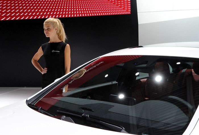 Girls From The Moscow International Automobile Salon (70 pics)
