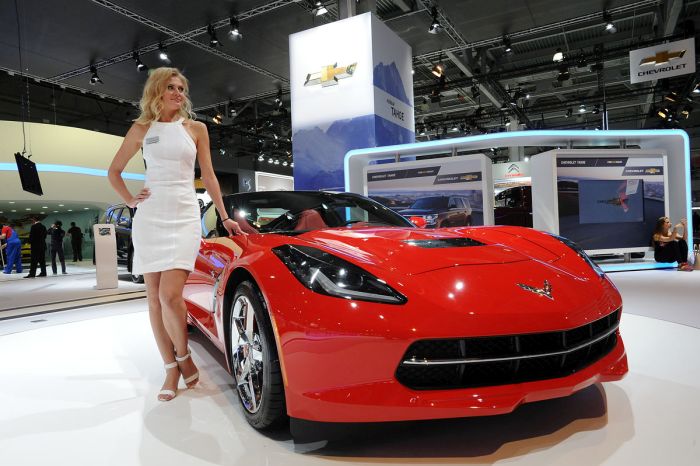 Girls From The Moscow International Automobile Salon (70 pics)