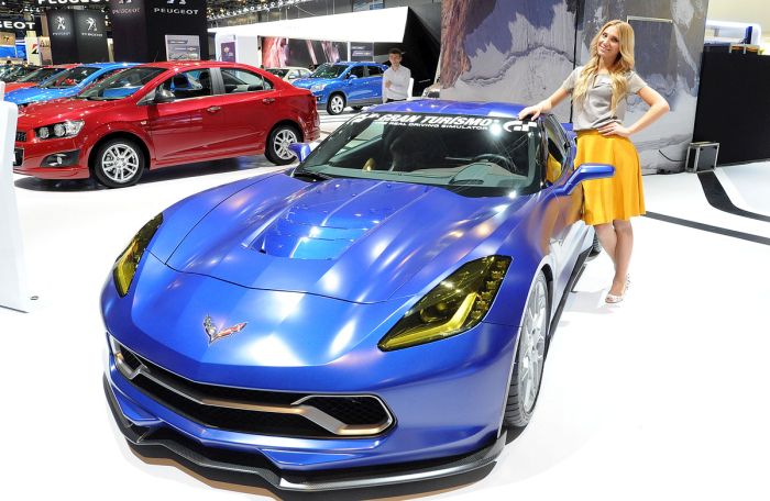 Girls From The Moscow International Automobile Salon (70 pics)