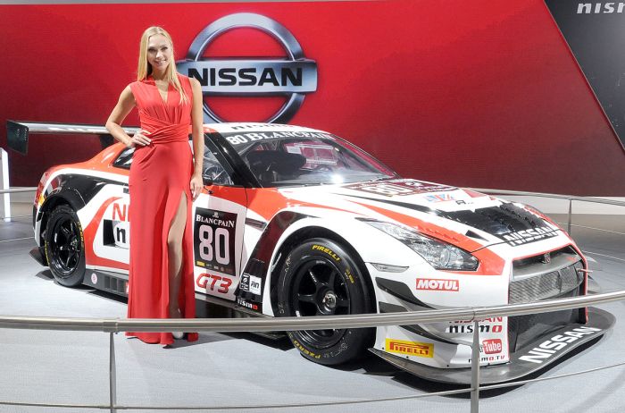 Girls From The Moscow International Automobile Salon (70 pics)