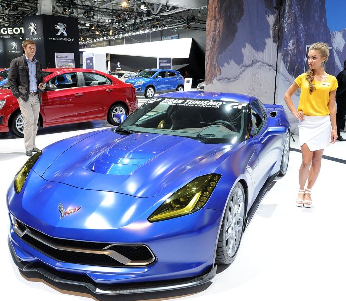 Girls From The Moscow International Automobile Salon (70 pics)