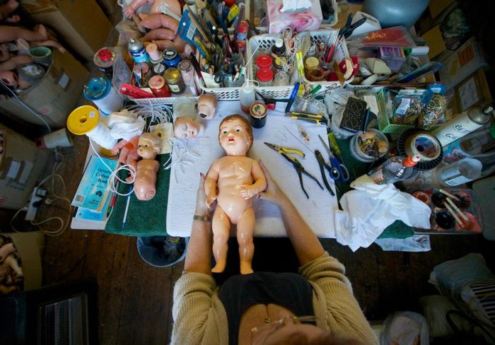 A Hospital For Dolls (16 pics)