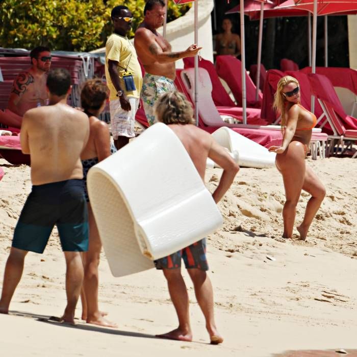 Ice-T Takes A Vacation With Coco Austin (21 pics)