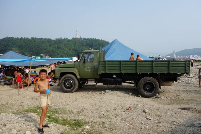 A Day At The Beach In North Korea (19 pics)