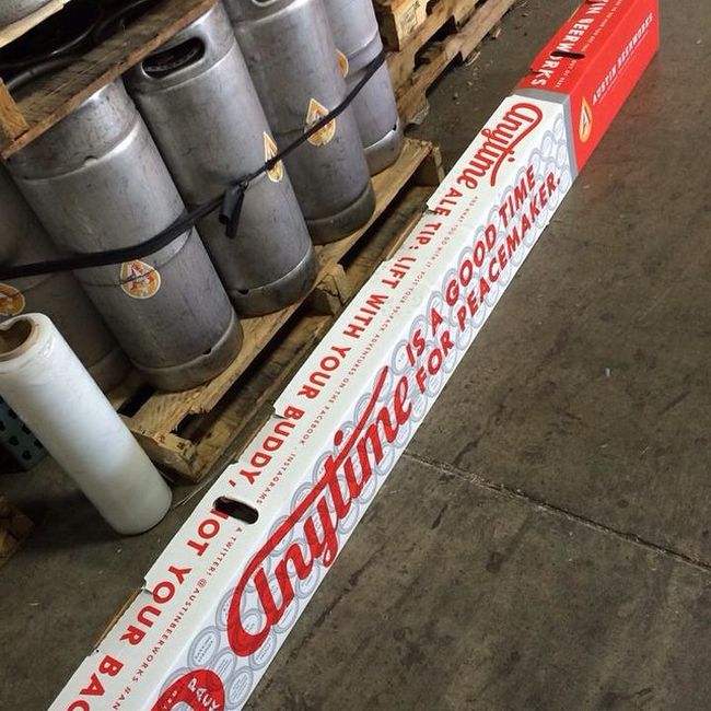 The 99 Pack Of Beer Is The Best Invention Ever (4 pics)