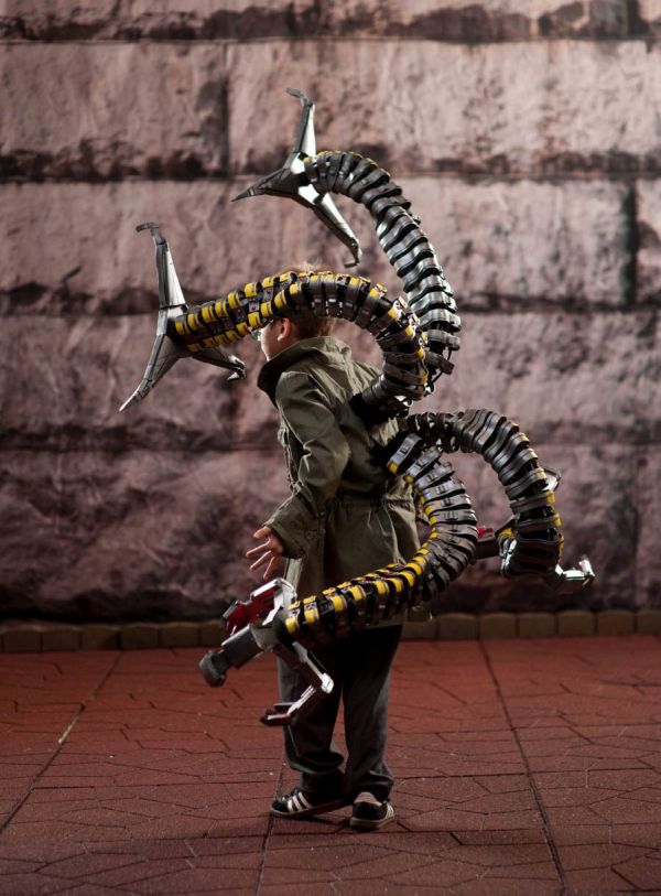 The Best Dr. Octopus Cosplay Ever (4 pics)