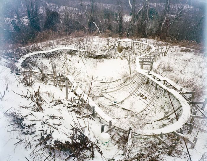 Anarchist Group Leviathan Lives In Their Own World (25 pics)
