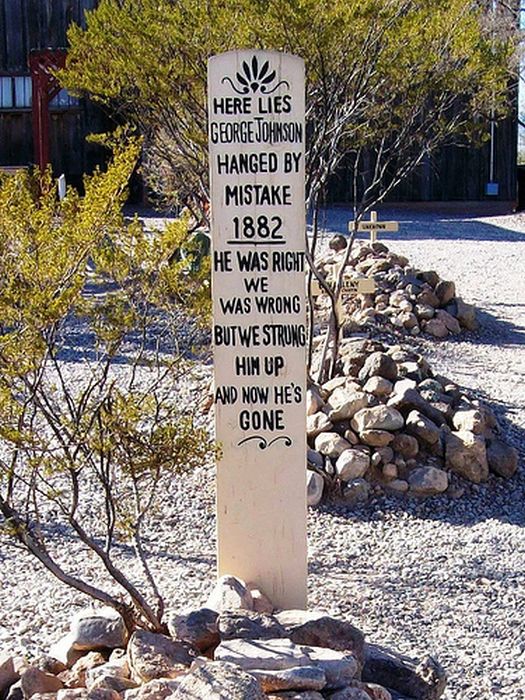 The Funniest Tombstones This World Has To Offer (23 pics)
