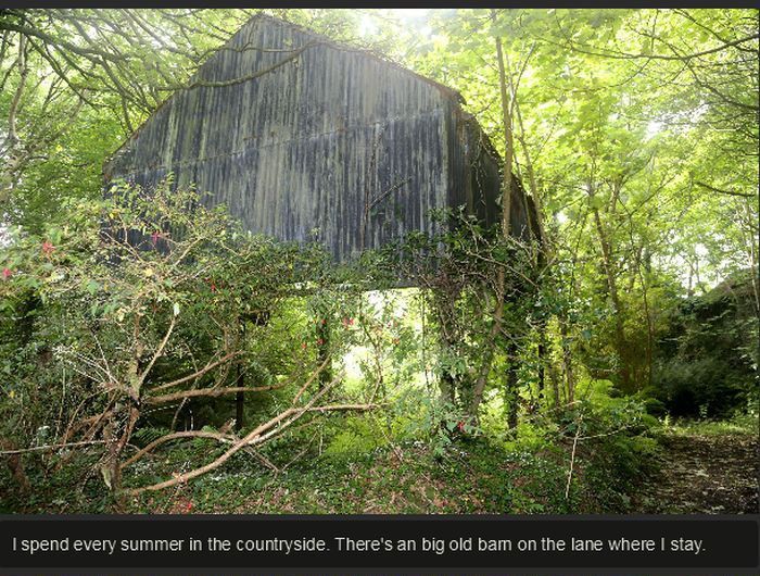 Exploring An Abandoned House (25 pics)