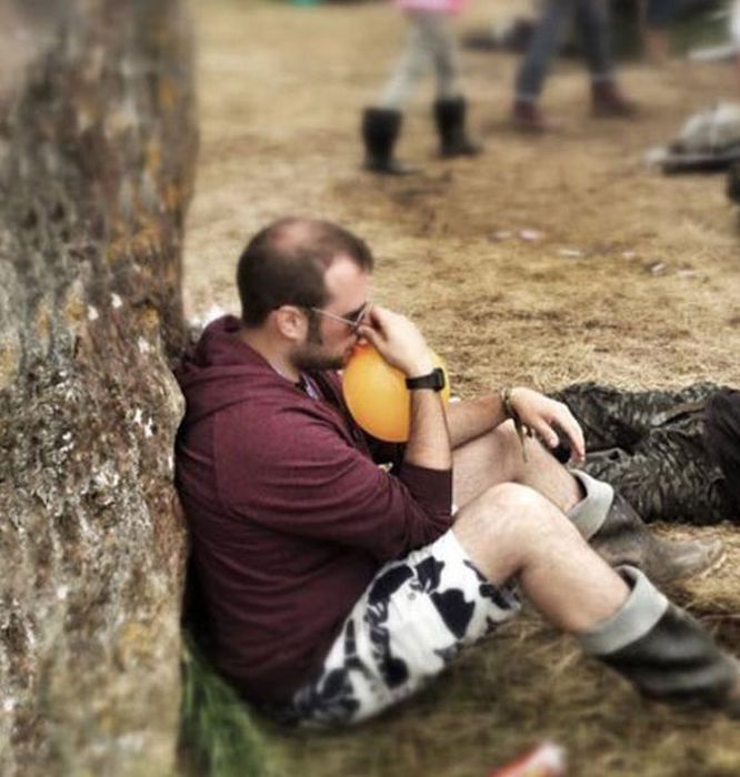 British Teens Consume Laughing Gas (42 pics)