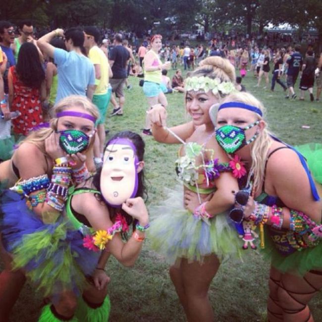 Girls of 2014’s Electric Zoo Weekend (35 pics)