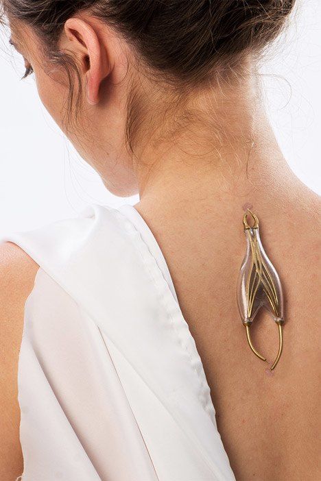 Naomi Kizhner's Jewelry Uses Energy From Your Body (7 pics)