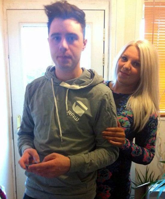 Guy Puts His Girlfriend On A T-Shirt (3 pics)