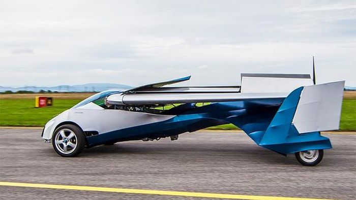 This Real Life Flying Car Takes To The Skies (5 pics + video)
