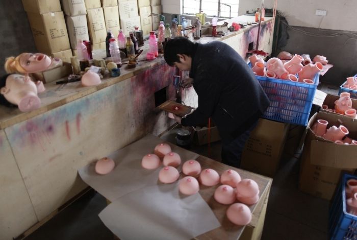 The Inside Of A Chinese Sex Toy Factory (17 pics)