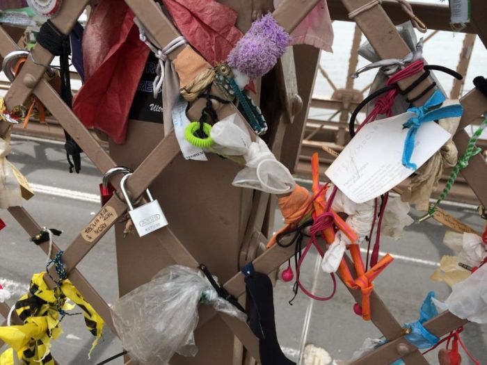 People Are Leaving Something Odd At The Brooklyn Bridge (8 pics)