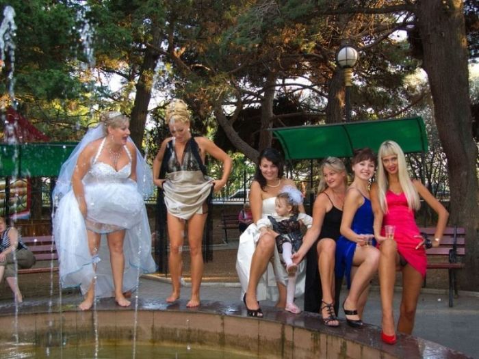 These Bridesmaids Know How To Party (21 pics) .