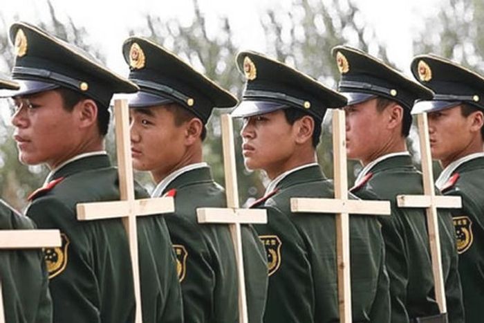 Chinese Police Training For The Military Parade (5 pics)