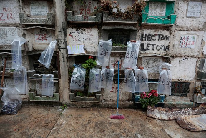 Guatemalan Graves Get Opened (14 pics)