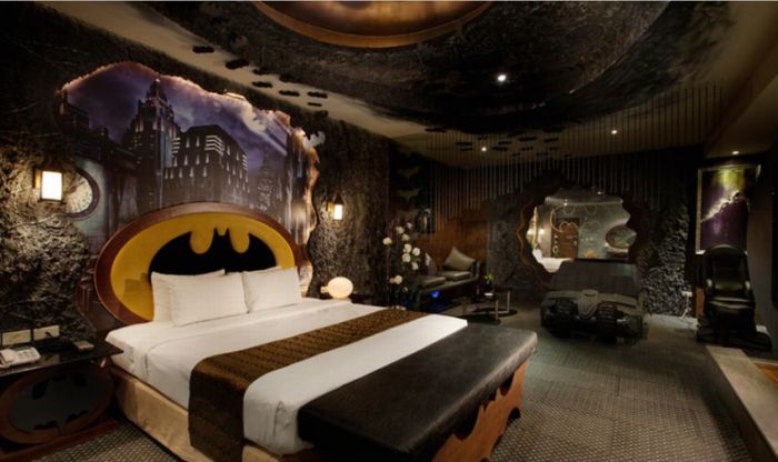 Incredible Movie Themed Homes (30 pics)