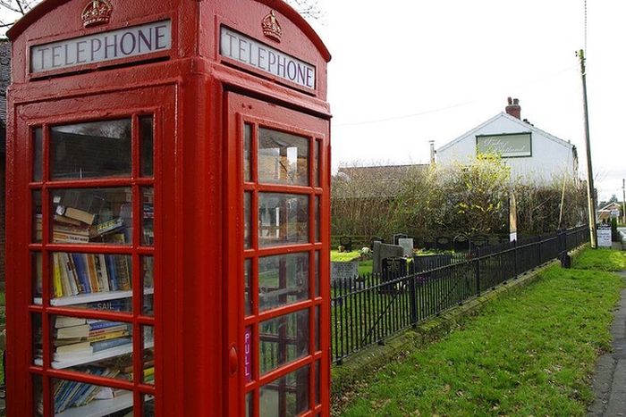 What British Telephone Boxes Are Being Used For Now (4 pics)