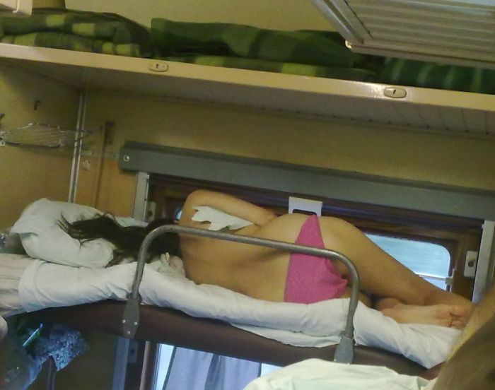 Hot Girls Like To Travel By Train in Russia (39 pics)