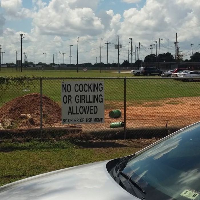 Good Examples Of Why Grammar And Spelling Matter (25 pics)
