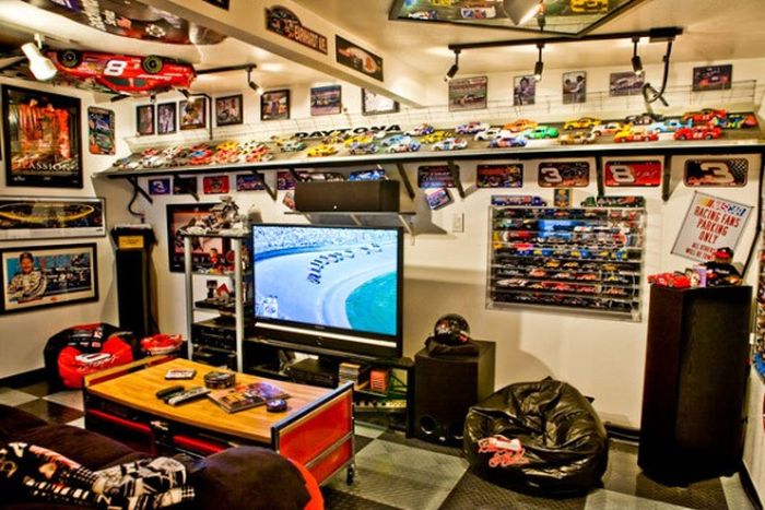 These Man Caves Are Simply Epic (26 pics)