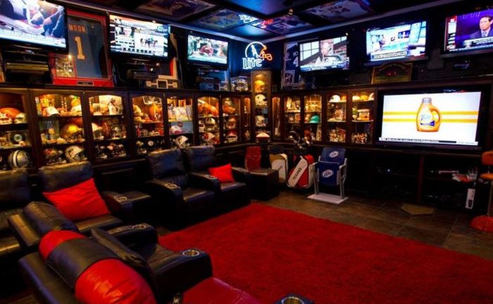 These Man Caves Are Simply Epic (26 pics)