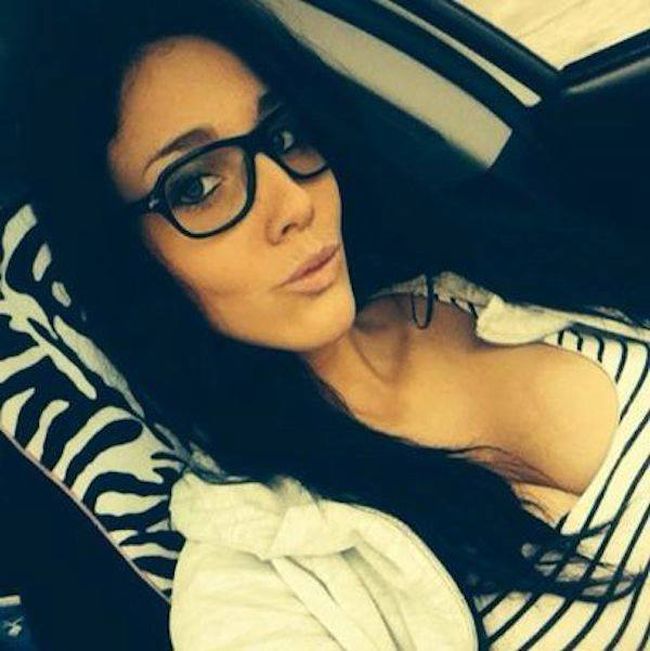 Don't Let Her Looks Fool You, Stephanie Beaudoin Is A Crook (5 pics)